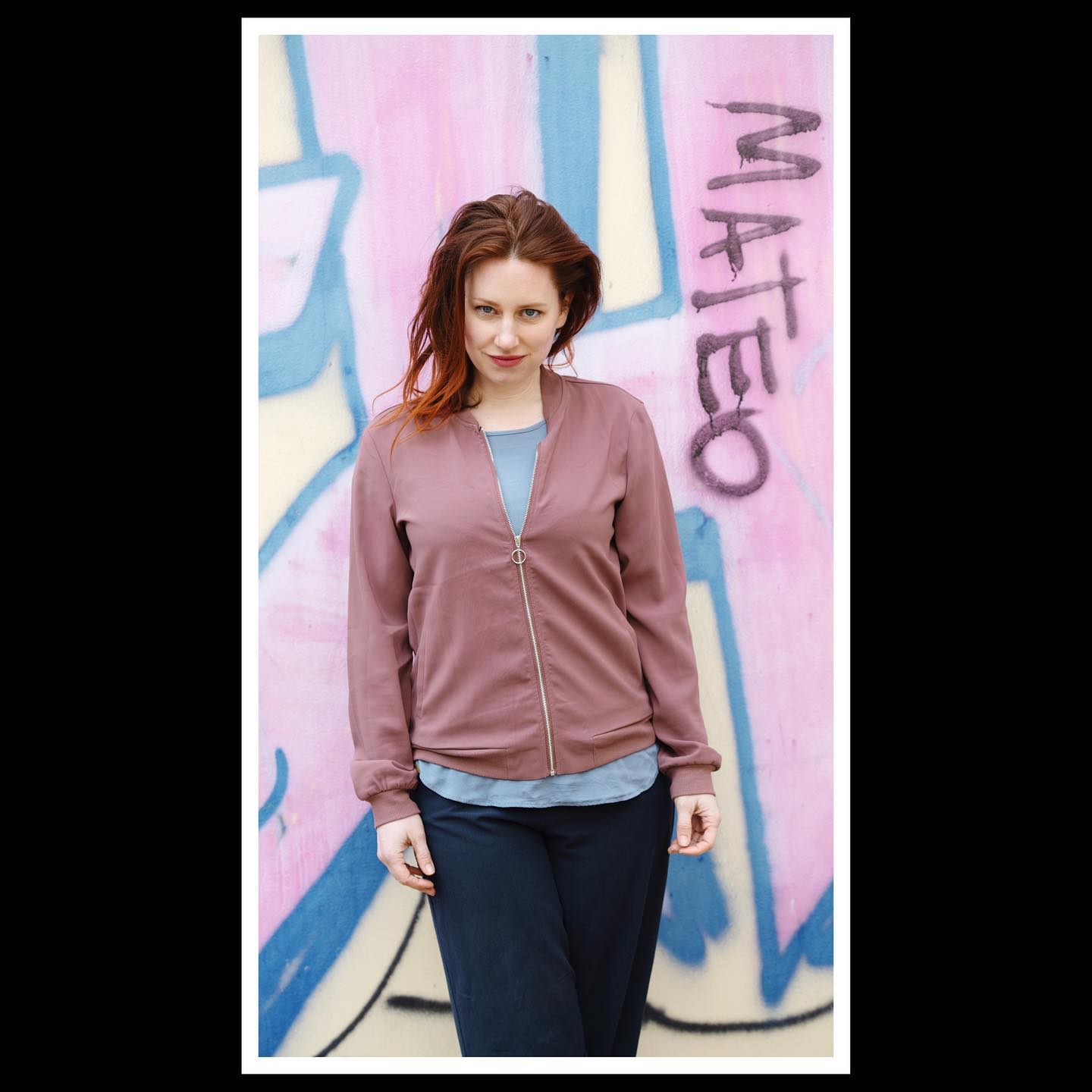 What happened to Mateo?
.
📸 @jeannedegraa
💄 @bi_hairandmakeup.de
#actress #berlin #rothaarig #schelm #rosa #blau #schauspielerin